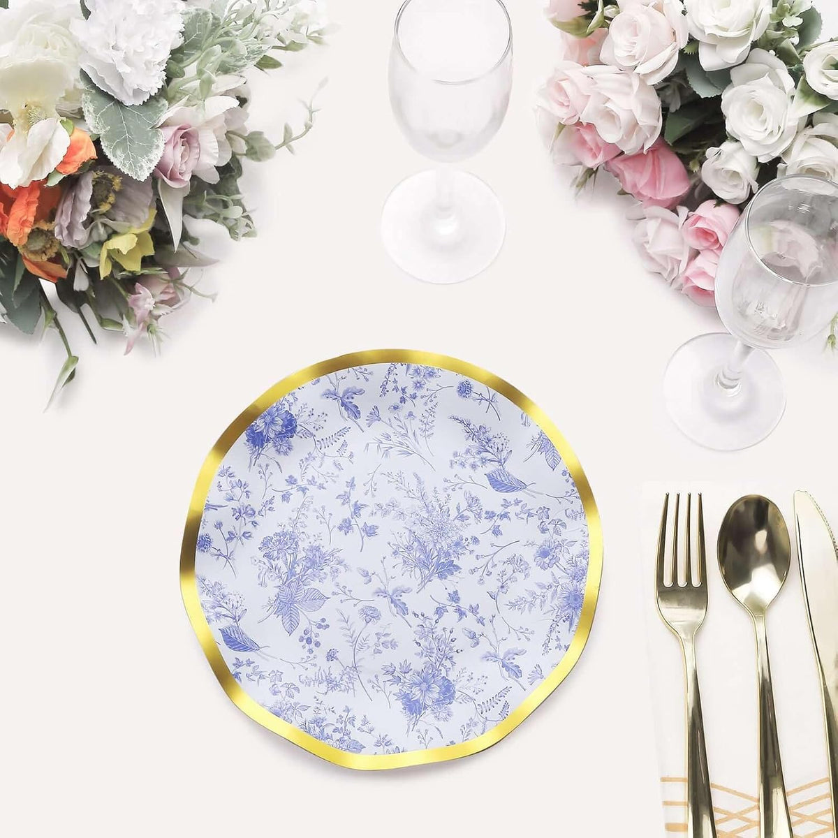 Blue and White Chinoiserie Dessert Plates with Gold Rim, 25 Pack