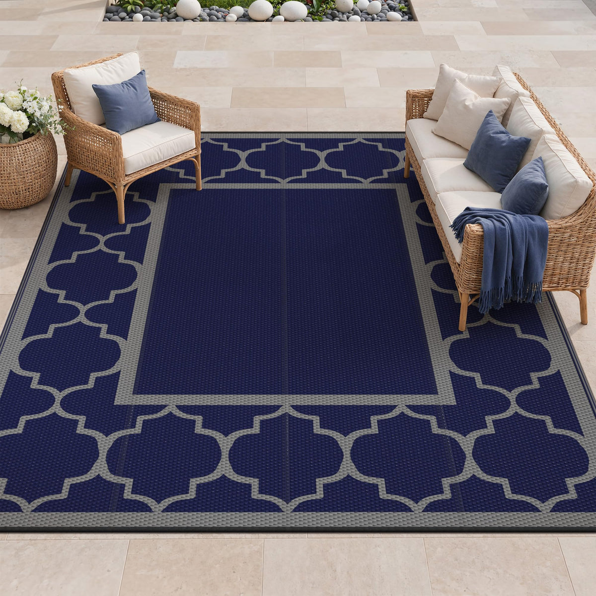 Blue and White Reversible Outdoor Rug, 5x8
