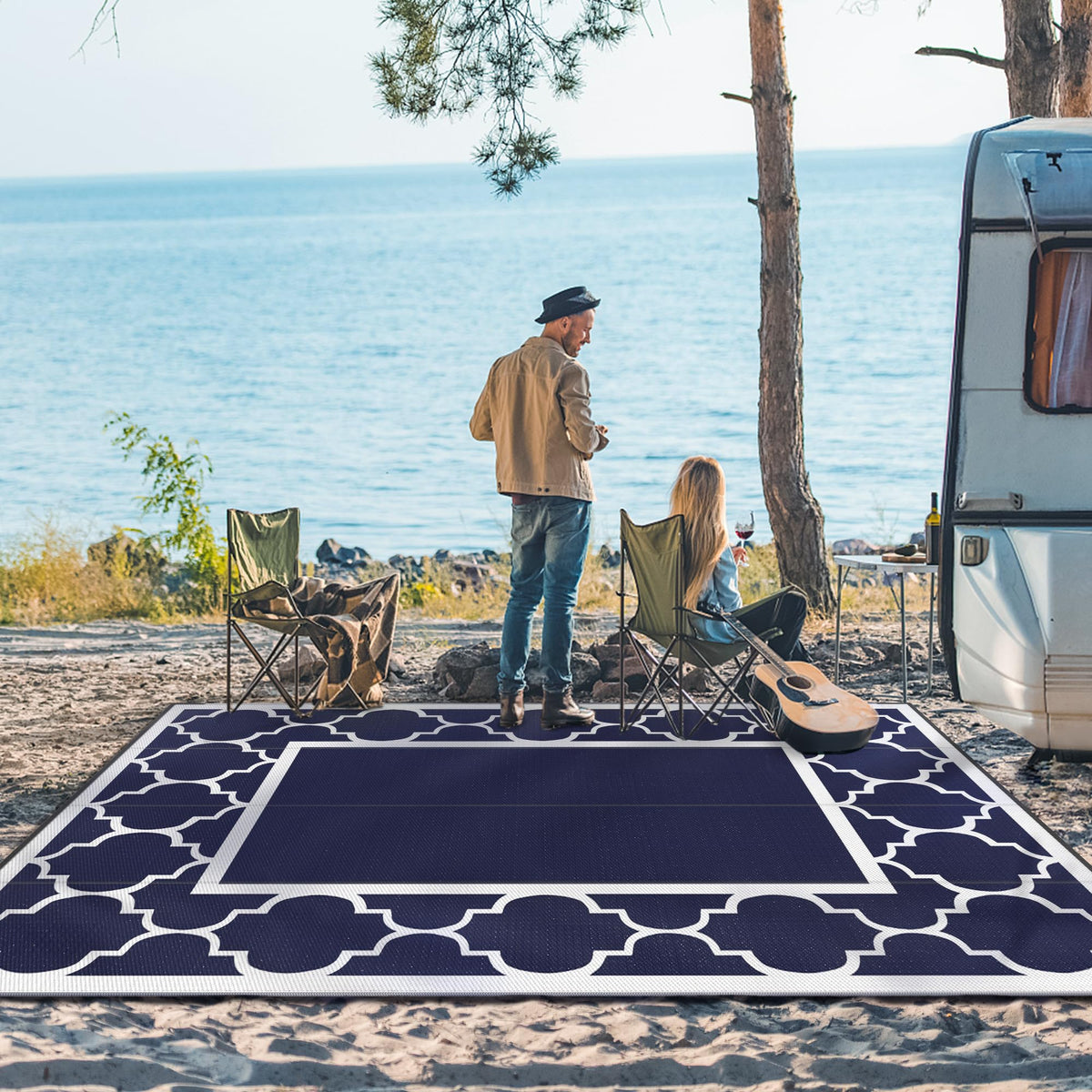 Blue and White Reversible Outdoor Rug, 5x8