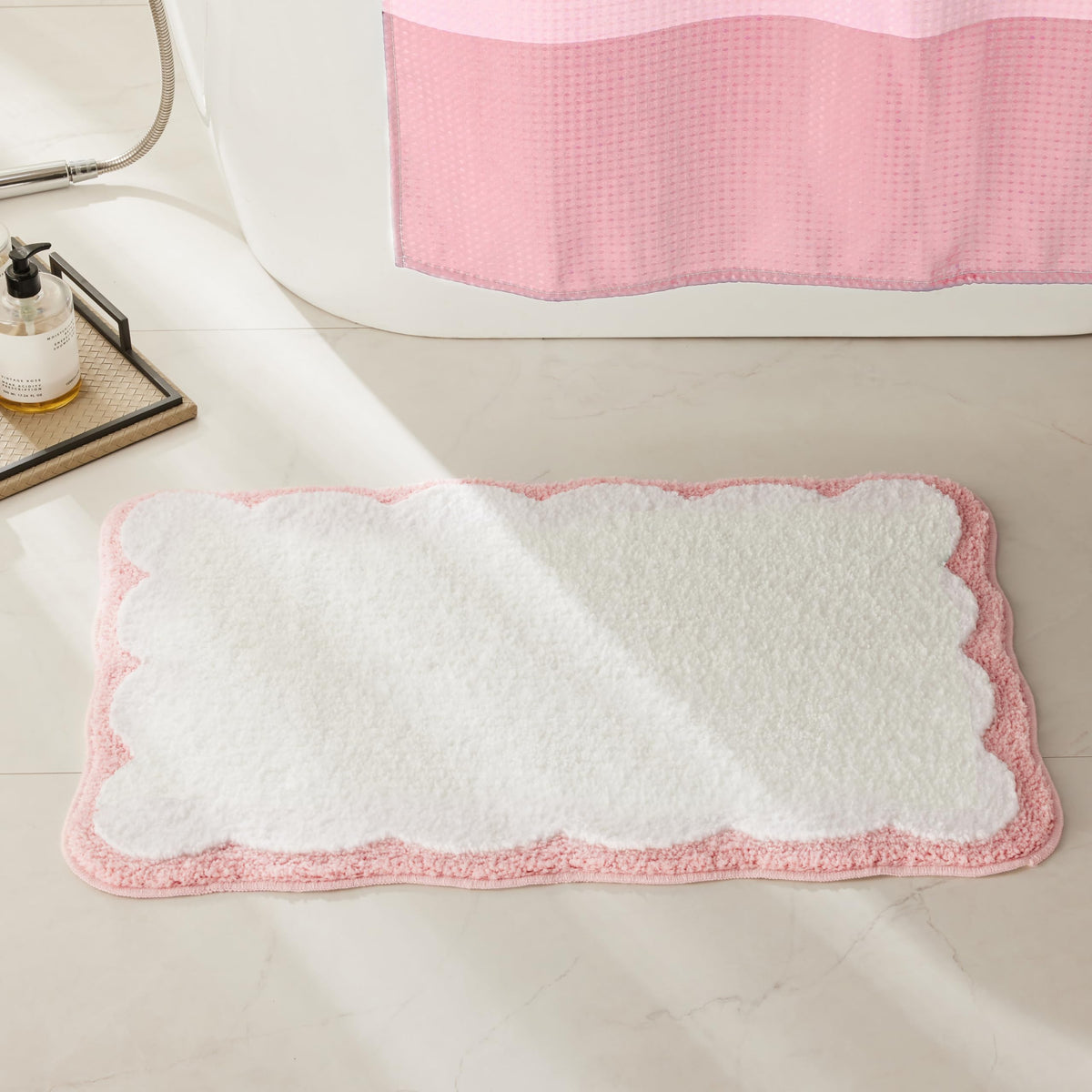White Scalloped Bath Mat with Blue Piping