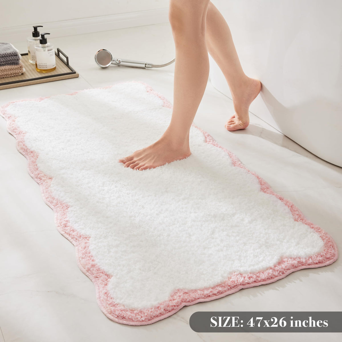 White Scalloped Bath Mat with Blue Piping