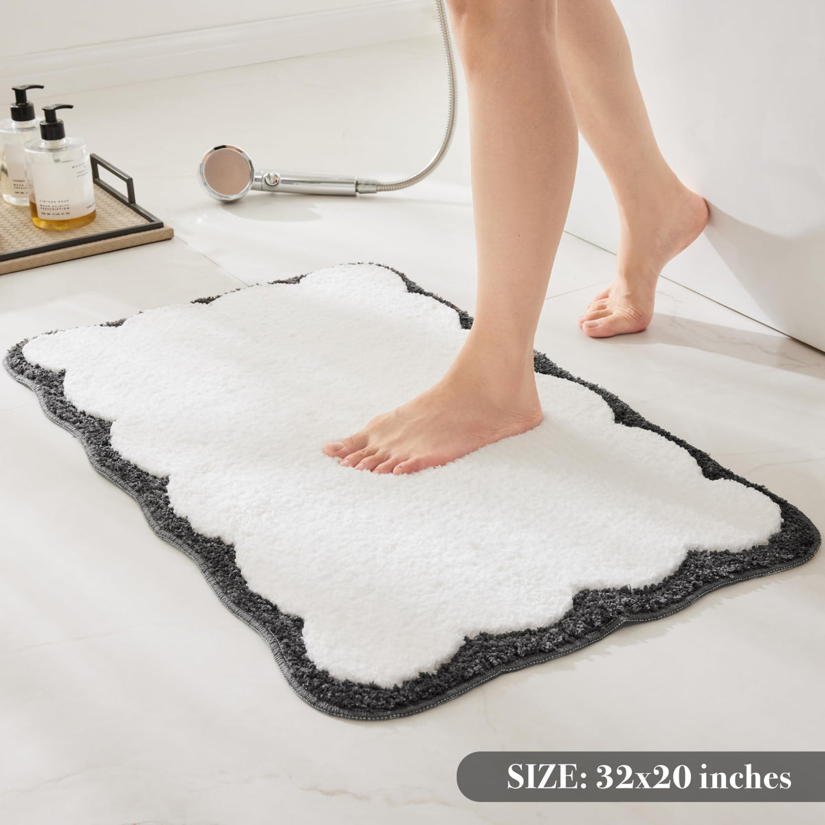 White Scalloped Bath Mat with Blue Piping