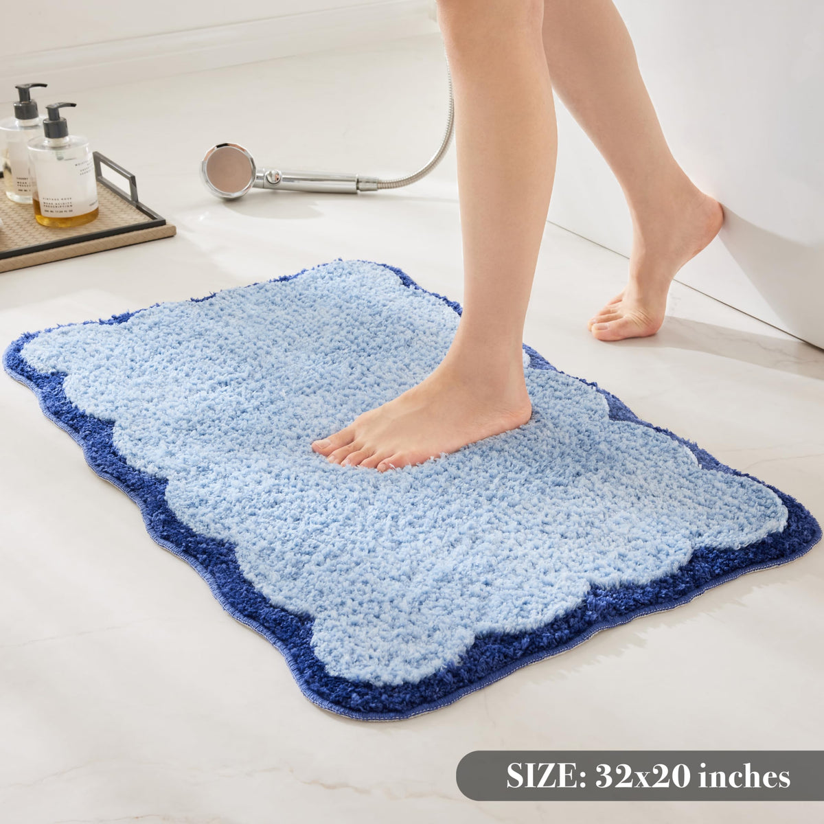 White Scalloped Bath Mat with Blue Piping