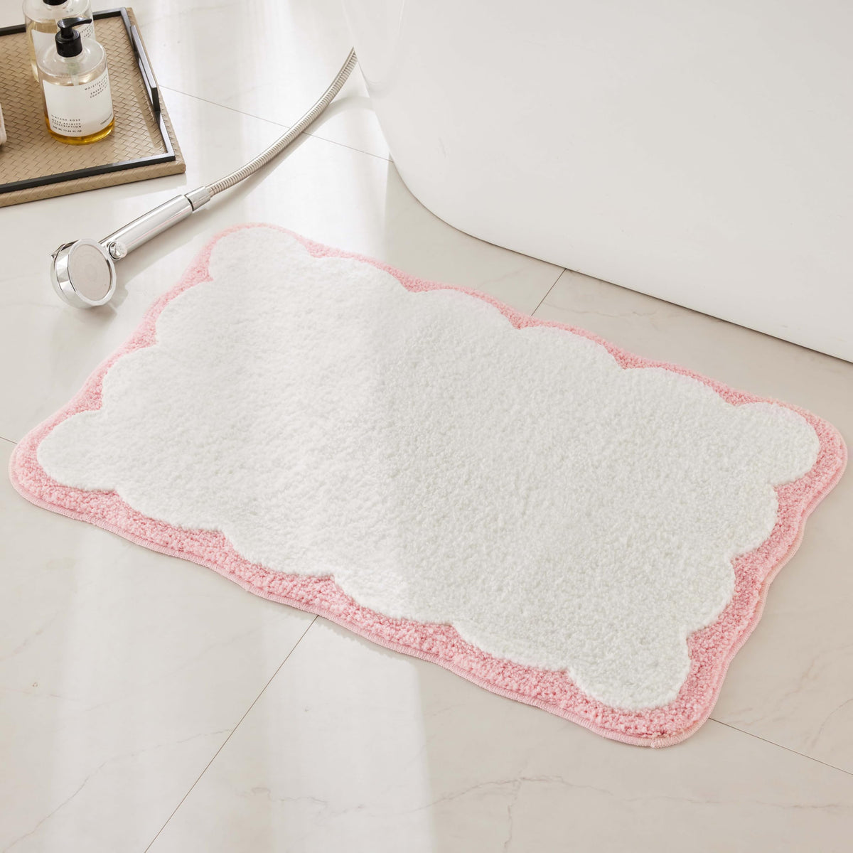 White Scalloped Bath Mat with Blue Piping