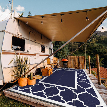 Blue and White Reversible Outdoor Rug, 5x8