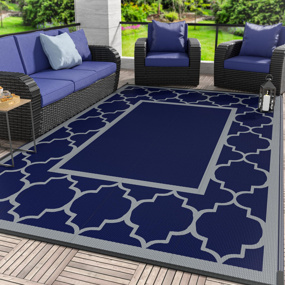 Blue and White Reversible Outdoor Rug, 5x8