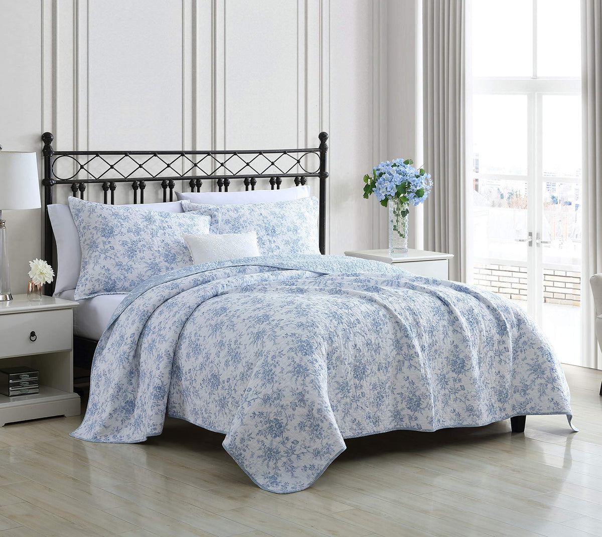 Laura Ashley Walled Garden Blue Quilt Set