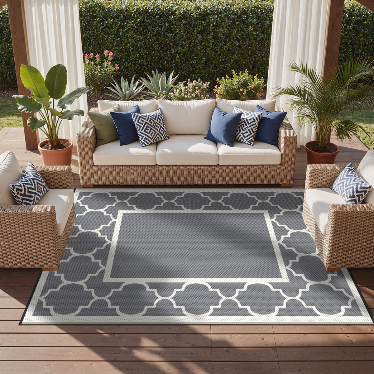 Blue and White Reversible Outdoor Rug, 5x8