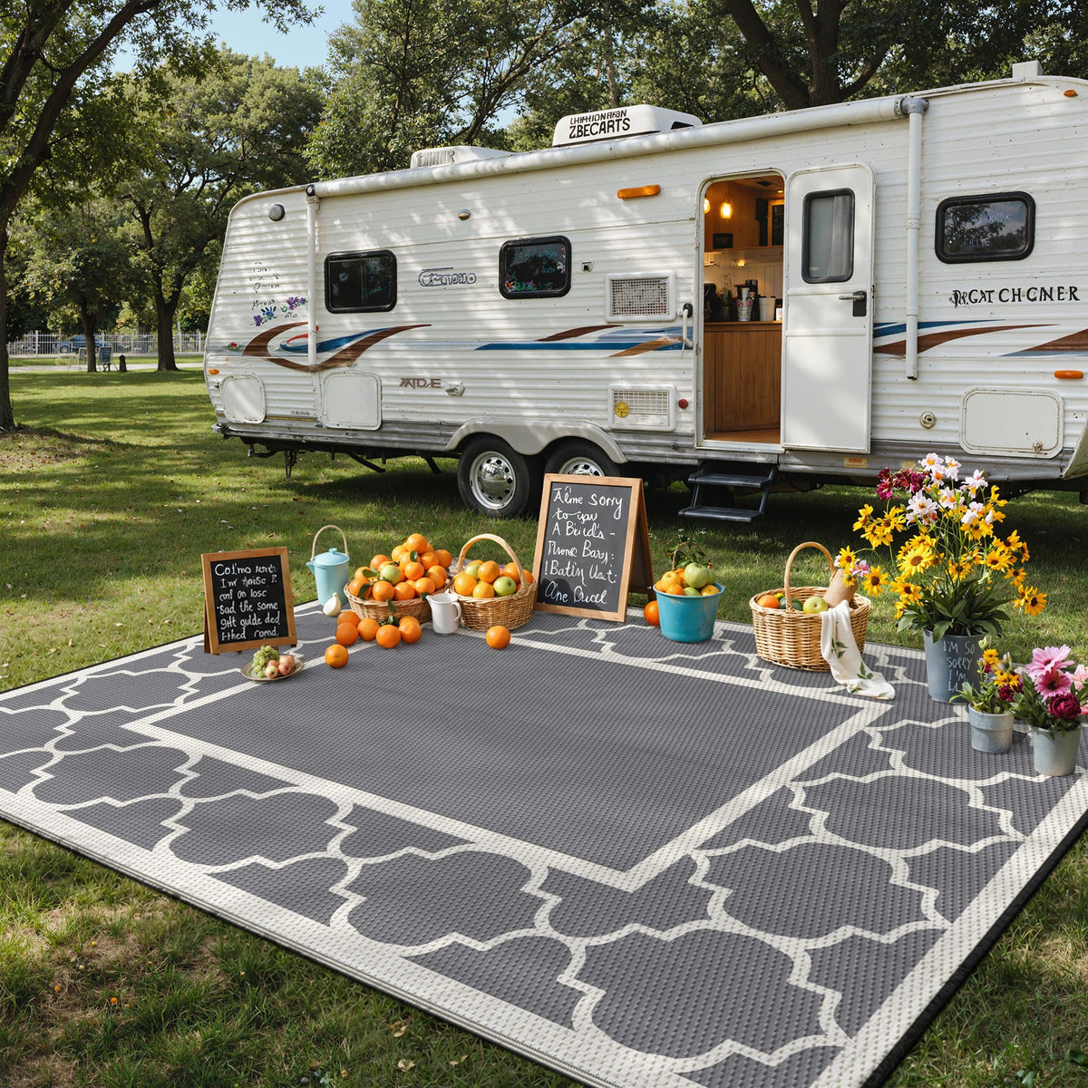 Blue and White Reversible Outdoor Rug, 5x8