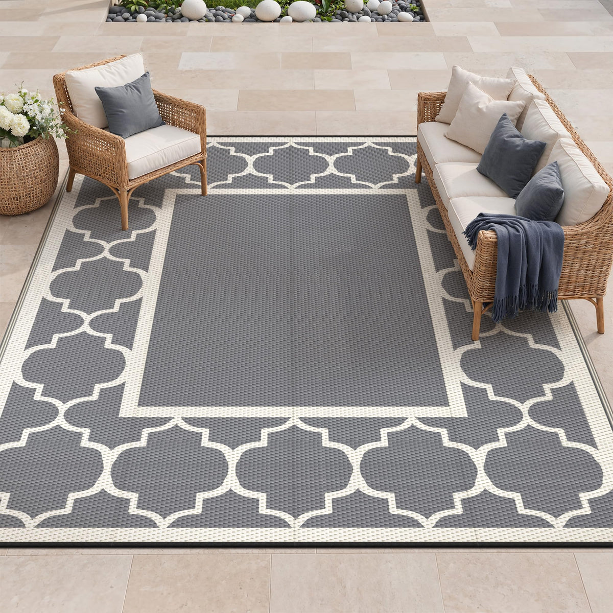 Blue and White Reversible Outdoor Rug, 5x8