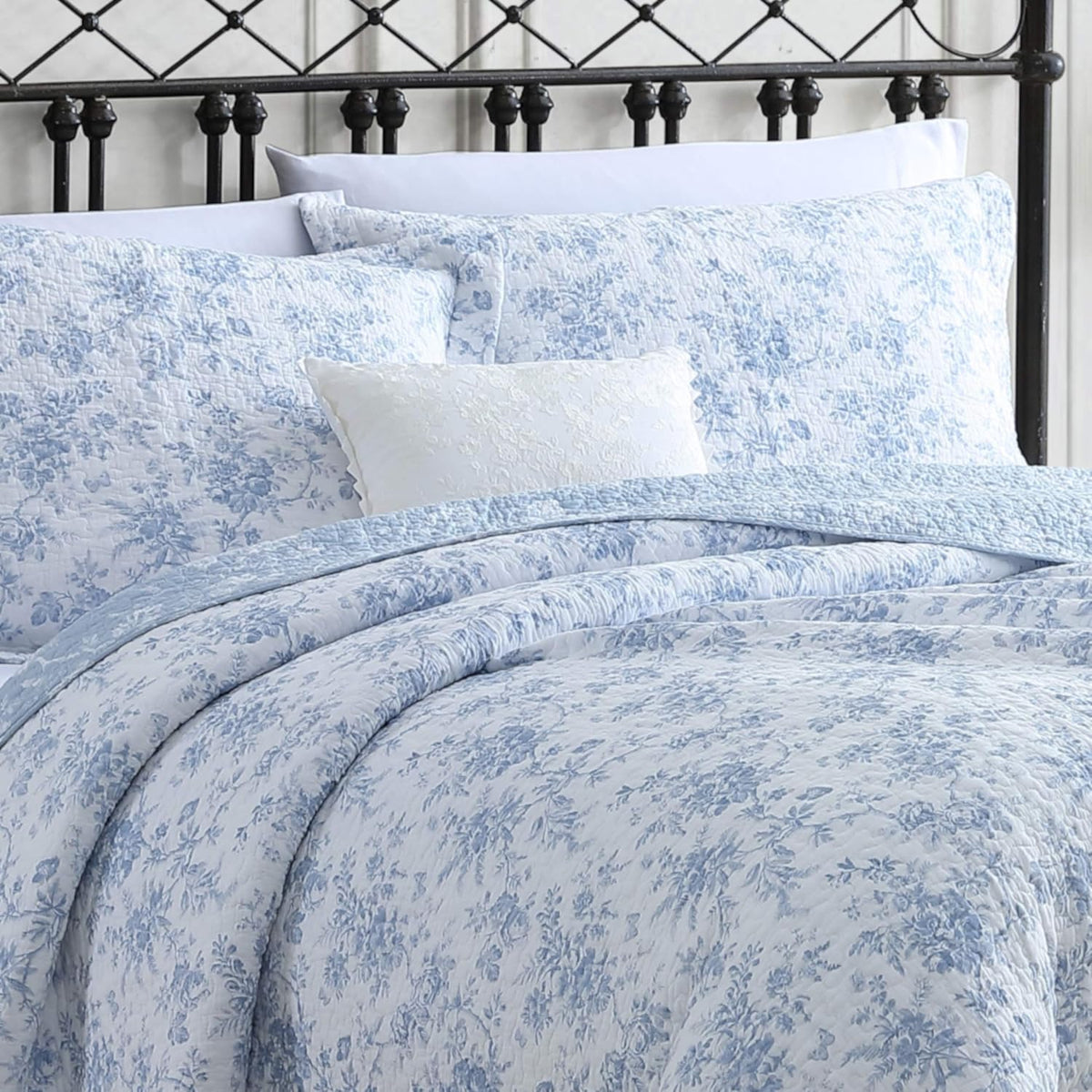 Laura Ashley Walled Garden Blue Quilt Set