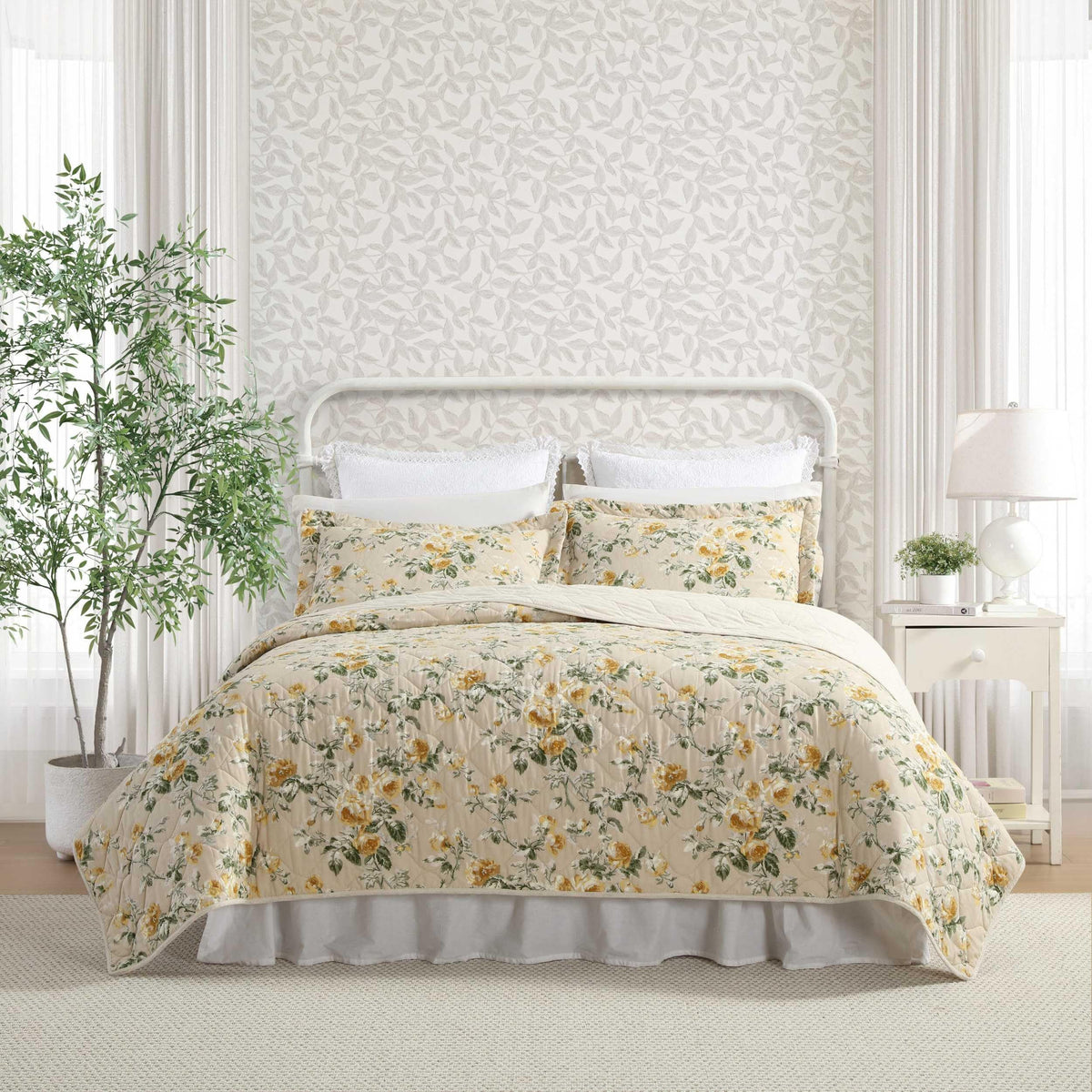 Laura Ashley Walled Garden Blue Quilt Set