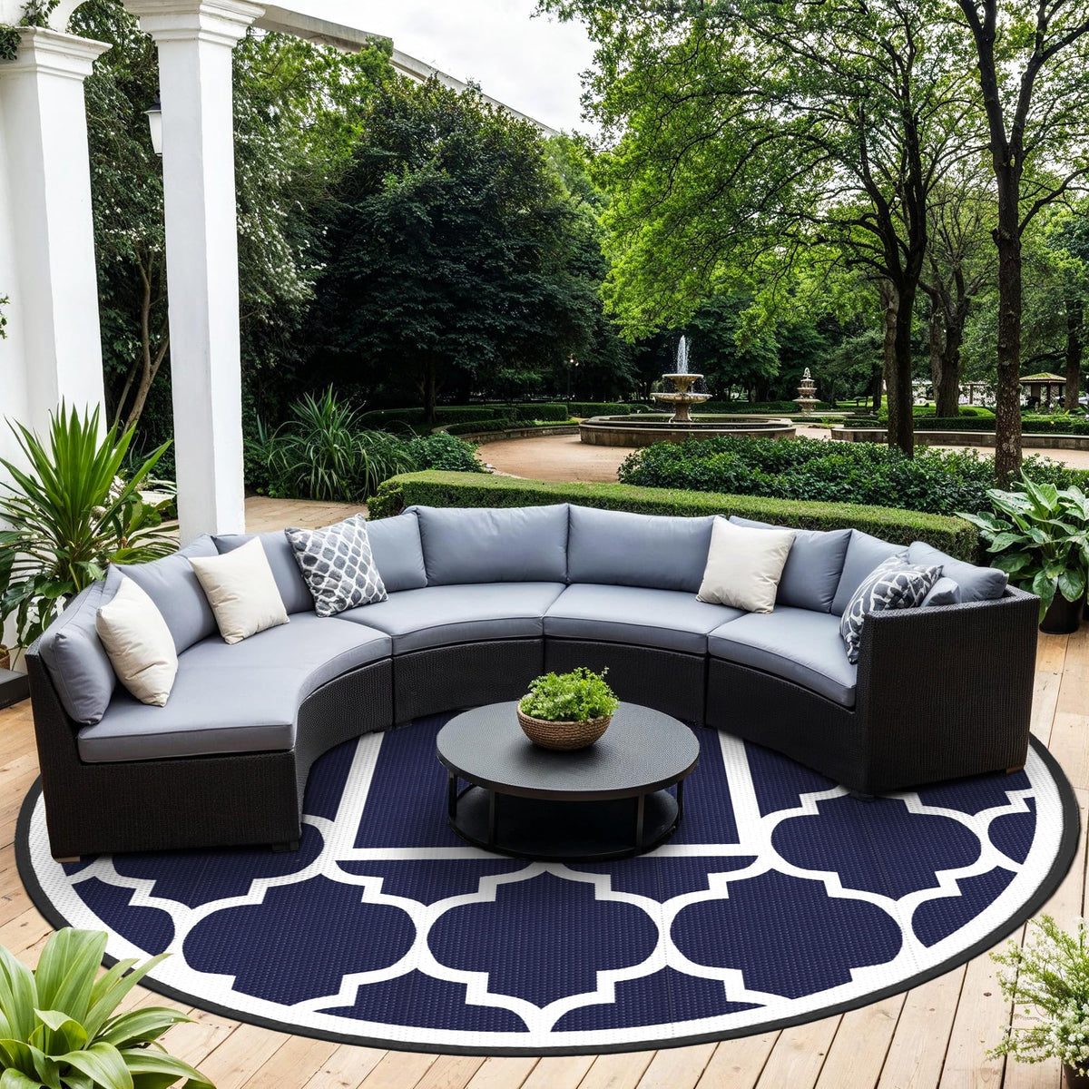 Blue and White Reversible Outdoor Rug, 5x8
