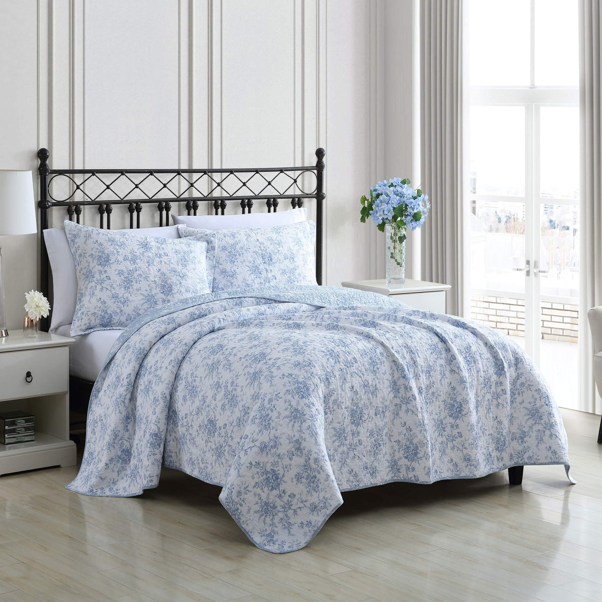 Laura Ashley Walled Garden Blue Quilt Set