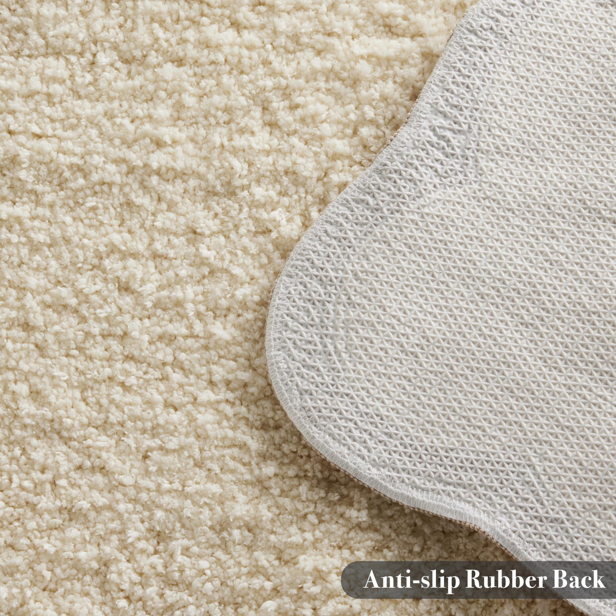 White Scalloped Bath Mat with Blue Piping